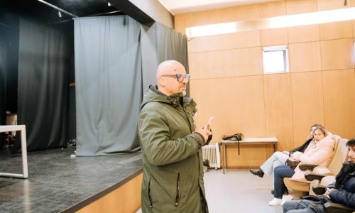 Sessão de coaching e mentoria para jovens desempregados