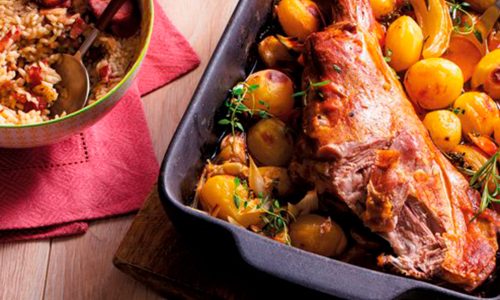 cabrito-assado-com-batata-e-arroz-de-miudos