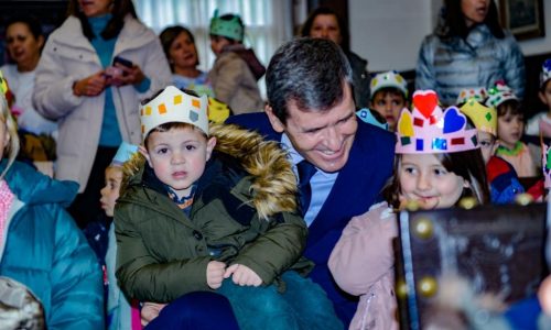 criancas-cantam-janeiras-ao-Presidente-da-Camara-4