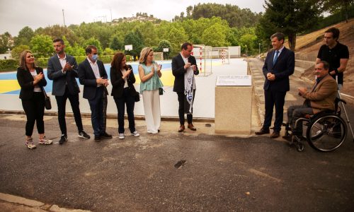 inauguração do campo de jogos